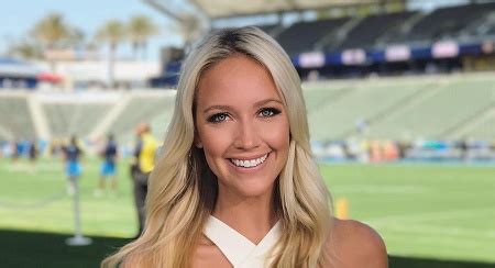 how tall is ashley brewer|Ashley Brewer Bio, Age, Height, Family, Husband, ESPN, Salary。